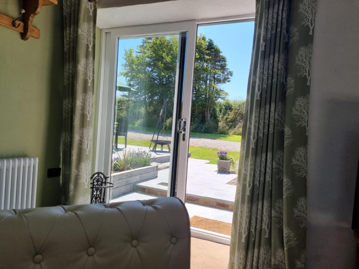 Byre Cottages & Log Cabin Cardigan Exteriér fotografie
